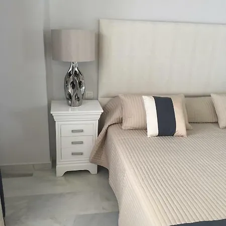 Apartamento Beautiful 2 Bedroom @ Puerto Banus!