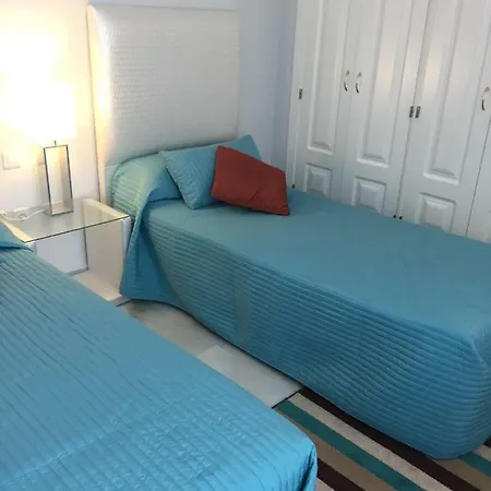 Beautiful 2 Bedroom @ Puerto Banus! Apartamento