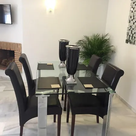 Apartamento Beautiful 2 Bedroom @ Puerto Banus!